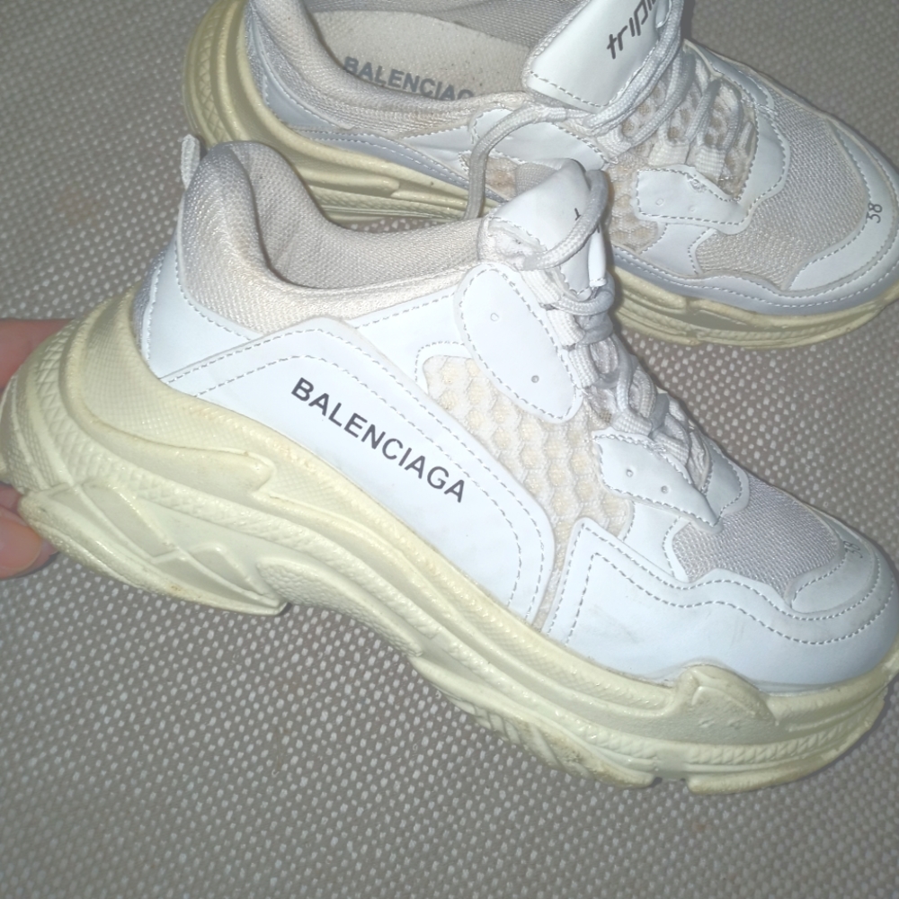Ladies shoes